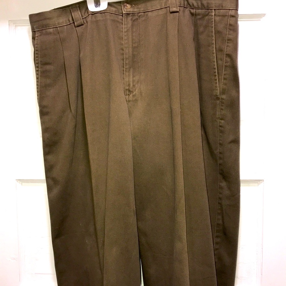Bill Blass green chinos SIZE 36x32